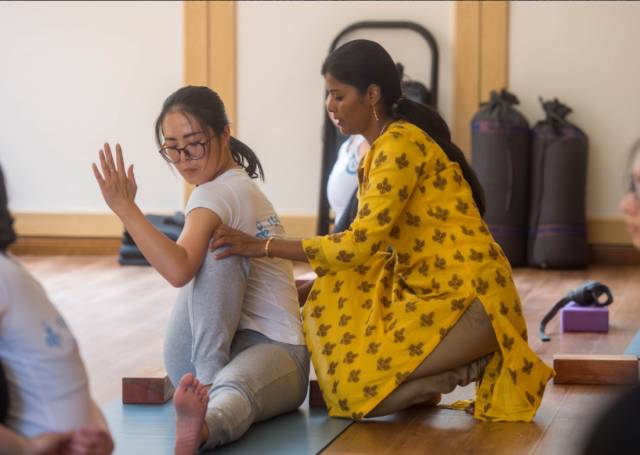 印度瑜伽老师在昆明：没有什么能阻挡对中国的真爱