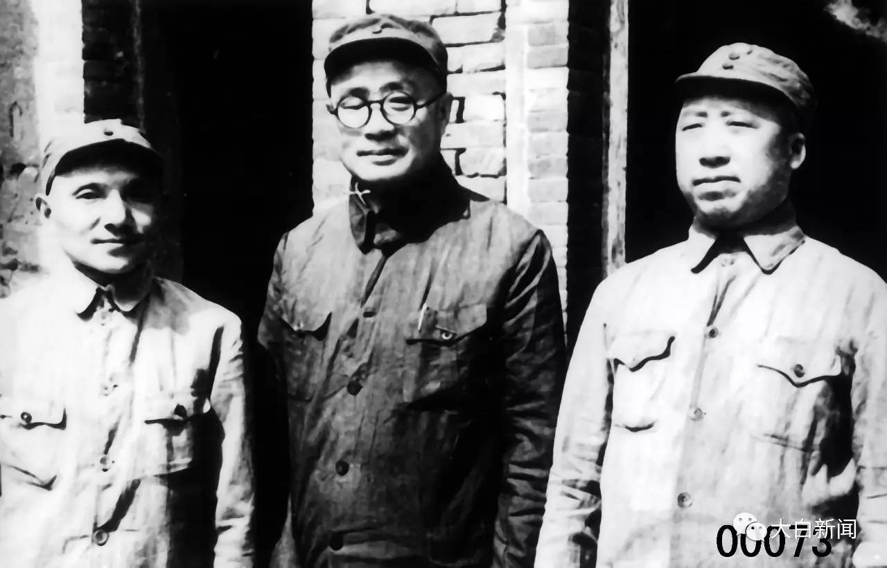 战功卓越却未获军衔的他,去世后获朱德送行、邓小平致悼词_凤凰资讯