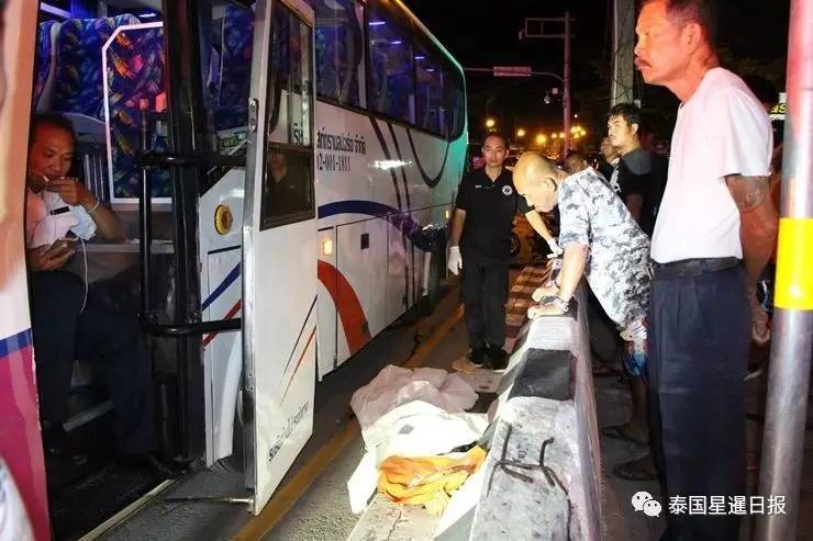 芭提雅旅游大巴失控乱撞 1名中国游客及挪威车主重伤
