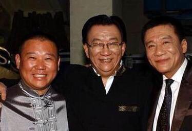 何云伟拜师侯耀华,与郭德纲师徒变师兄,网友