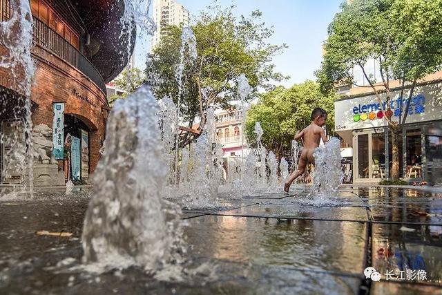 台湾青年随手拍武汉近万张照片:武汉如此有人情味