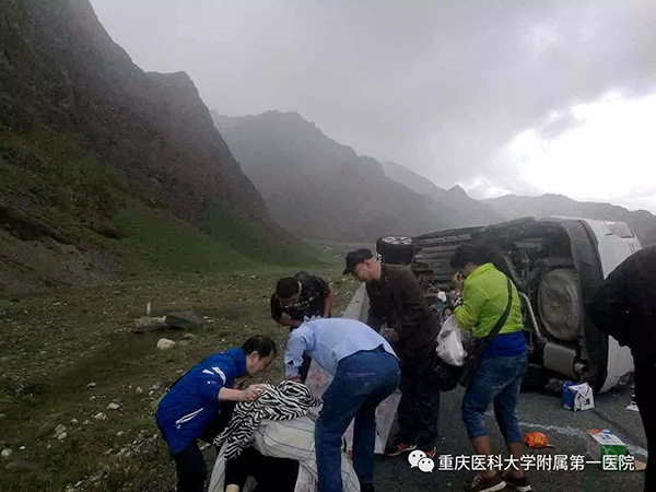 【转】凤凰暖新闻 男子西藏遇车祸 医院院长不顾高原反应施救 - 妙康居士 - 妙康居士~晴樵雪读的博客