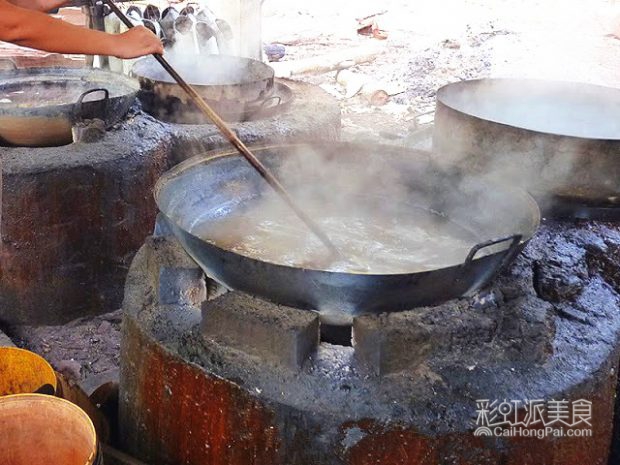 甜到你心里丨东南亚美食の灵魂——马六甲椰糖-彩虹派美食