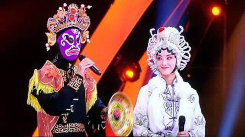 川剧演员《喝彩中华》演出受伤 评委徐帆现场动容_凤凰资讯