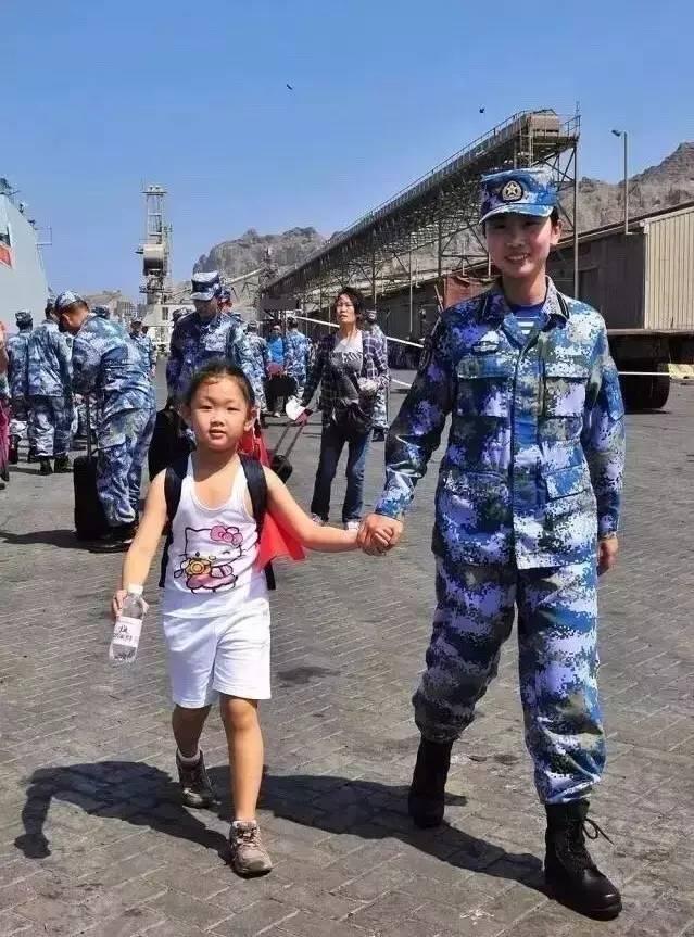 吴京举国旗通过交战区并非杜撰!利比亚撤侨比