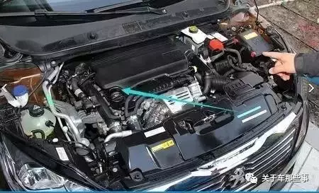 发动机是汽车的心脏,只有合格的润滑油才可降低发动机零件的磨损,延长