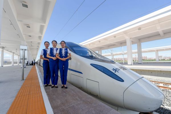 俄媒称中国高铁总长接近2万公里 “中国速度”让人震惊