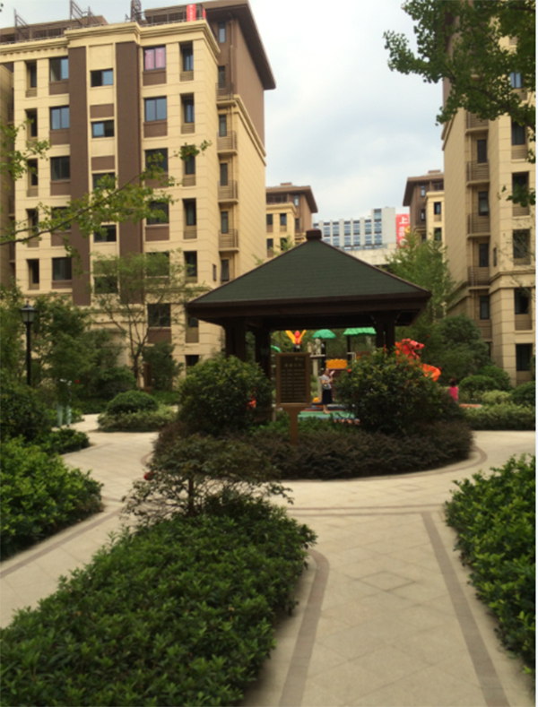 上海一楼盘数百户业主办不了房产证:开发商送