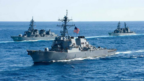 英媒：美军舰再闯南沙 中方护卫舰发出10次警告将其驱离