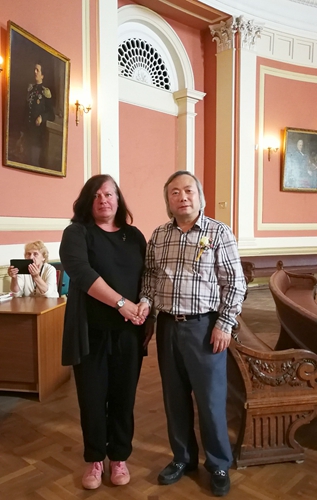 3 傅文俊与列宾美术学院研究博物馆馆长柳德米拉女士.jpg