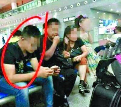 南京南站猥亵女童案：公开侵害者背后还有多少同盟？