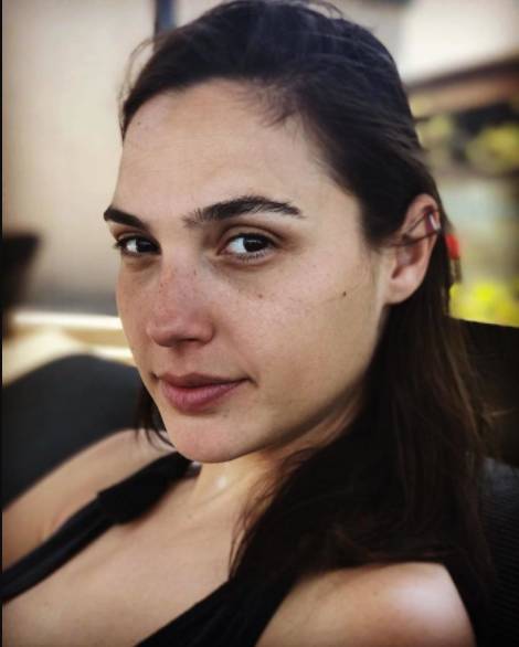 (图源:boredpanda.com 龙妈emilia clarke,素颜依旧美的不行.