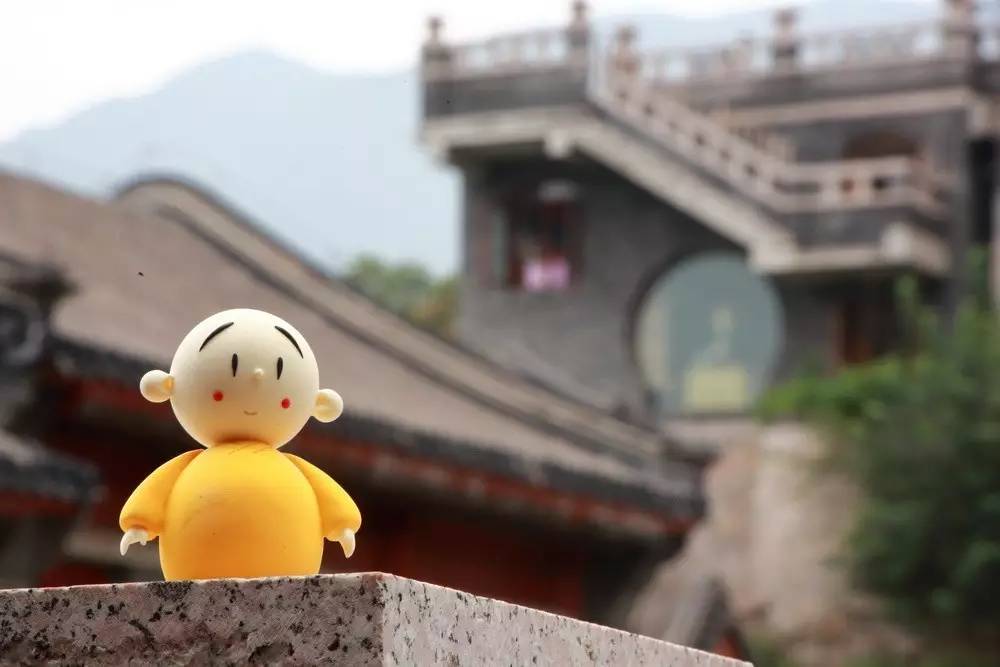 贤二看世界 | 贤二在龙泉寺_凤凰资讯