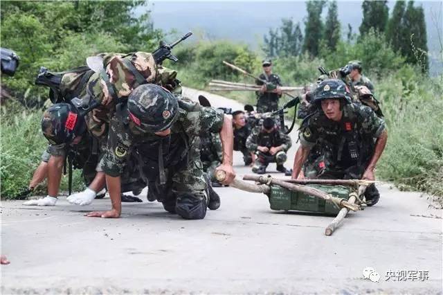 军营“硬汉”正名之战，这是中国的特战队员！