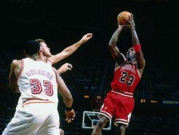 NBA史上七大后仰跳投高手,吉诺比利不可思议,科比美如画!