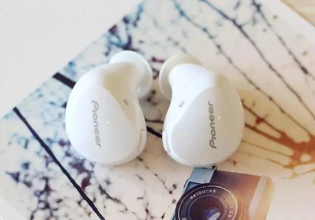 苹果AirPods太贵!有高性价比分离式蓝牙耳机推