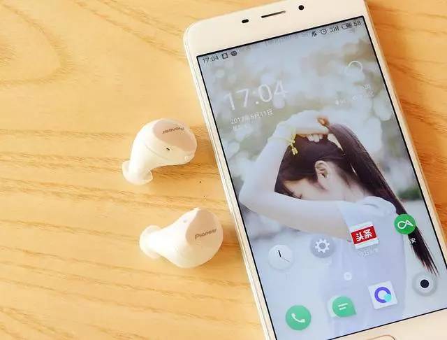 苹果AirPods太贵!有高性价比分离式蓝牙耳机推