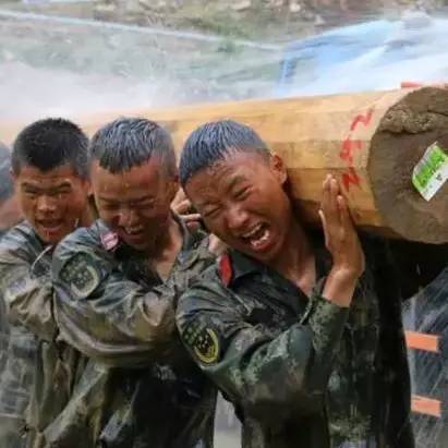 动图｜一言不合亮绝活！围观武警高原藏区实战化训练