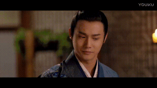 这次摆脱了热血中二的少年形象,而是饰演