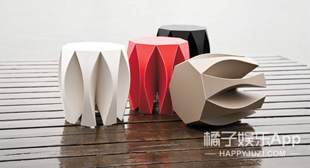 凳子设计的灵感有点怪，蝴蝶屁股凳，特么还有筷子凳！