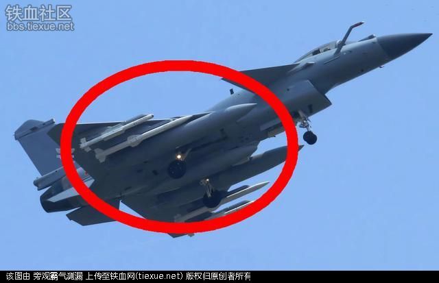 中国超级导弹亮相!可打击400公里外战机,美军直言威力太强(图2) 铁血网提醒您:点击查看大图