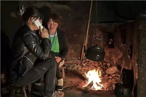 贫困生给女主播订燕窝,父母在家吃低保!任由发