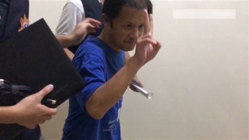 刺杀蔡英文的男子:要把五星红旗升上去(图3) 铁血网提醒您:点击查看大图