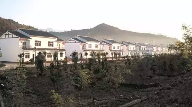 很多湖南人不在农村住了，为什么还要回老家盖一栋新房？