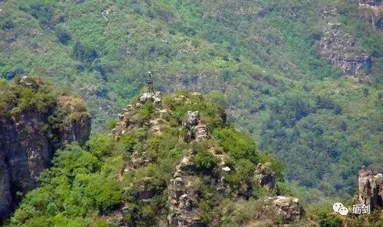 是什么人在抹黑英雄,是出于什么目的?