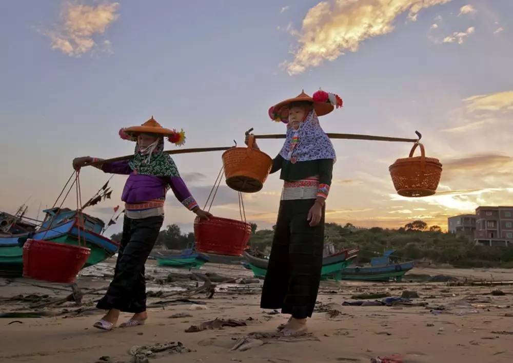 岱嵩村人口_呼市美岱村(2)