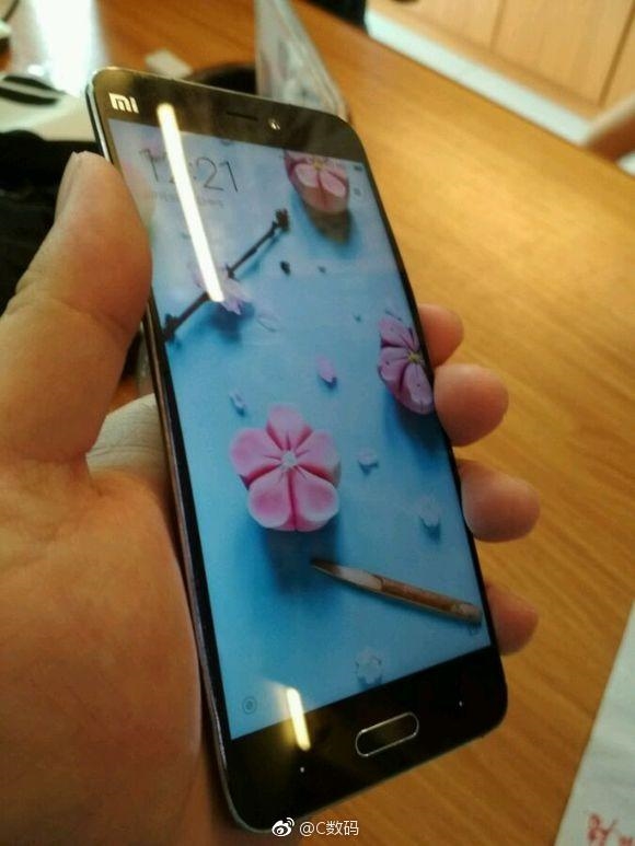 小米5秒变曲面屏：网友评论亮了