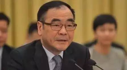刚当省委常委2个月他奉调进京反腐 一年三度履新