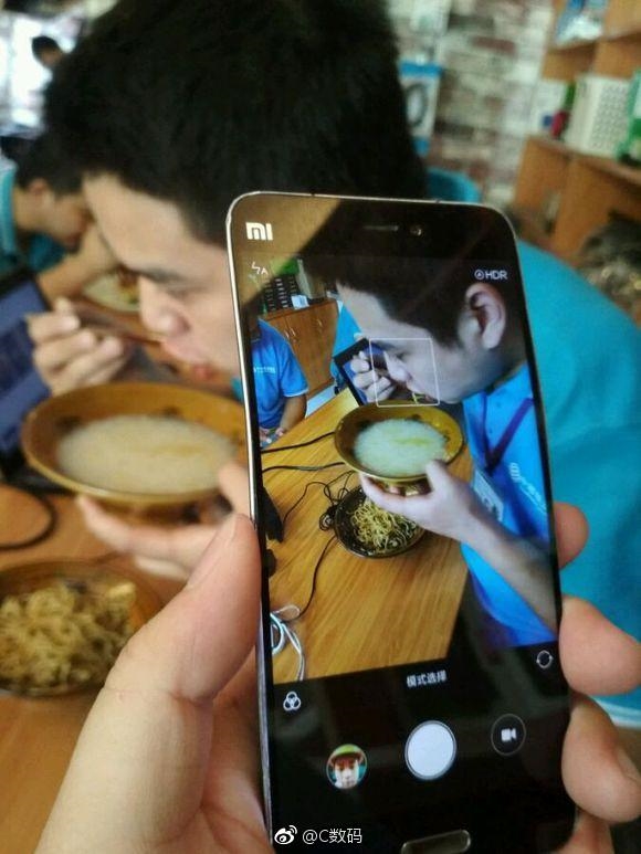 小米5秒变曲面屏：网友评论亮了