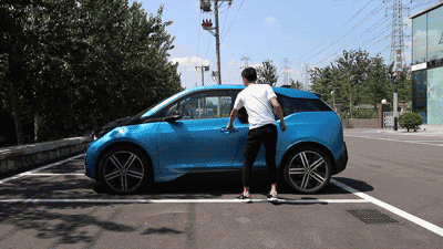 另一个产品部门,它是温和便捷的代表,是科技与未来的代名词——i系列