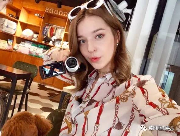 这美出天际线的俄罗斯小姐姐. 看完感觉自己恋