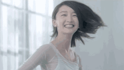 周冬雨 | 平胸不平庸,除了衣品还有什么逆袭心机?_凤凰资讯