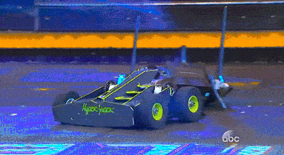 当然也不是大的机器人就一定有优势!