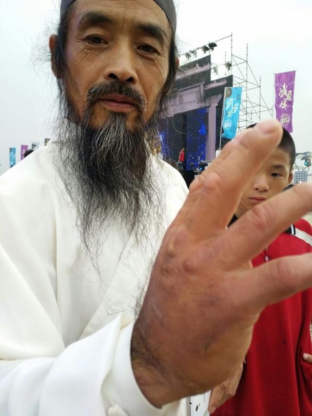 功夫王中王的总制片人宋玉杰透露,武当张大师将在真人秀里培养两位
