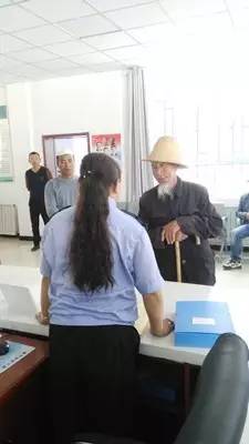 都兰多少人口_青海都兰古墓被盗图片(2)
