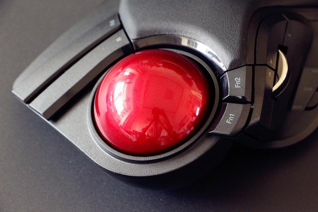 CAD必备？比多数游戏鼠标手感更好-宜丽客无线轨迹球鼠标体验