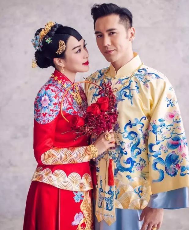 中国56个民族的婚服各有特色,而汉族传统婚服是以红色为主的凤冠霞帔