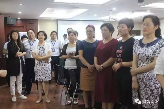 头条 | 银政银企架金桥 女性创业掀风潮_凤凰资