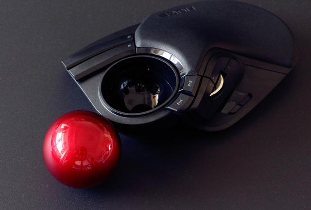 CAD必备？比多数游戏鼠标手感更好-宜丽客无线轨迹球鼠标体验