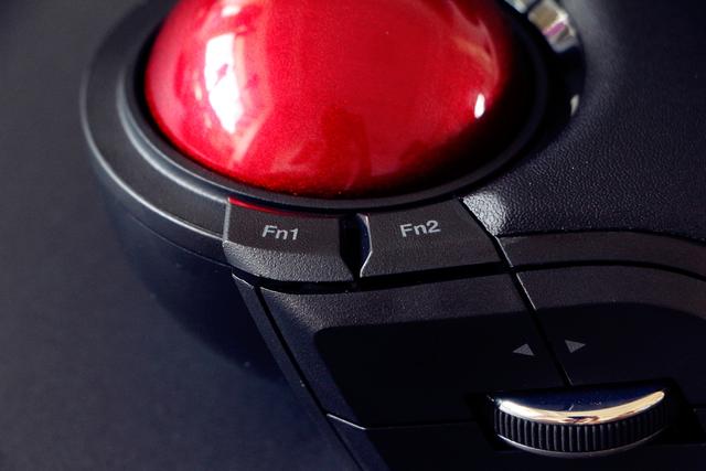 CAD必备？比多数游戏鼠标手感更好-宜丽客无线轨迹球鼠标体验