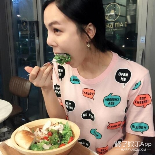 这个胖妞从140斤减到100斤,你们肯定能猜到她是怎么做的!_凤凰资讯