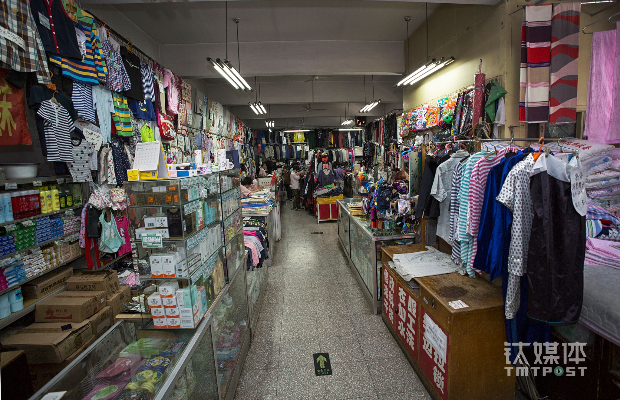 浅草Denbouin传统商店街道在东京，日本 编辑类库存图片. 图片 包括有 å¸ƒç ¼å¸ƒæ‹‰ - 136755474