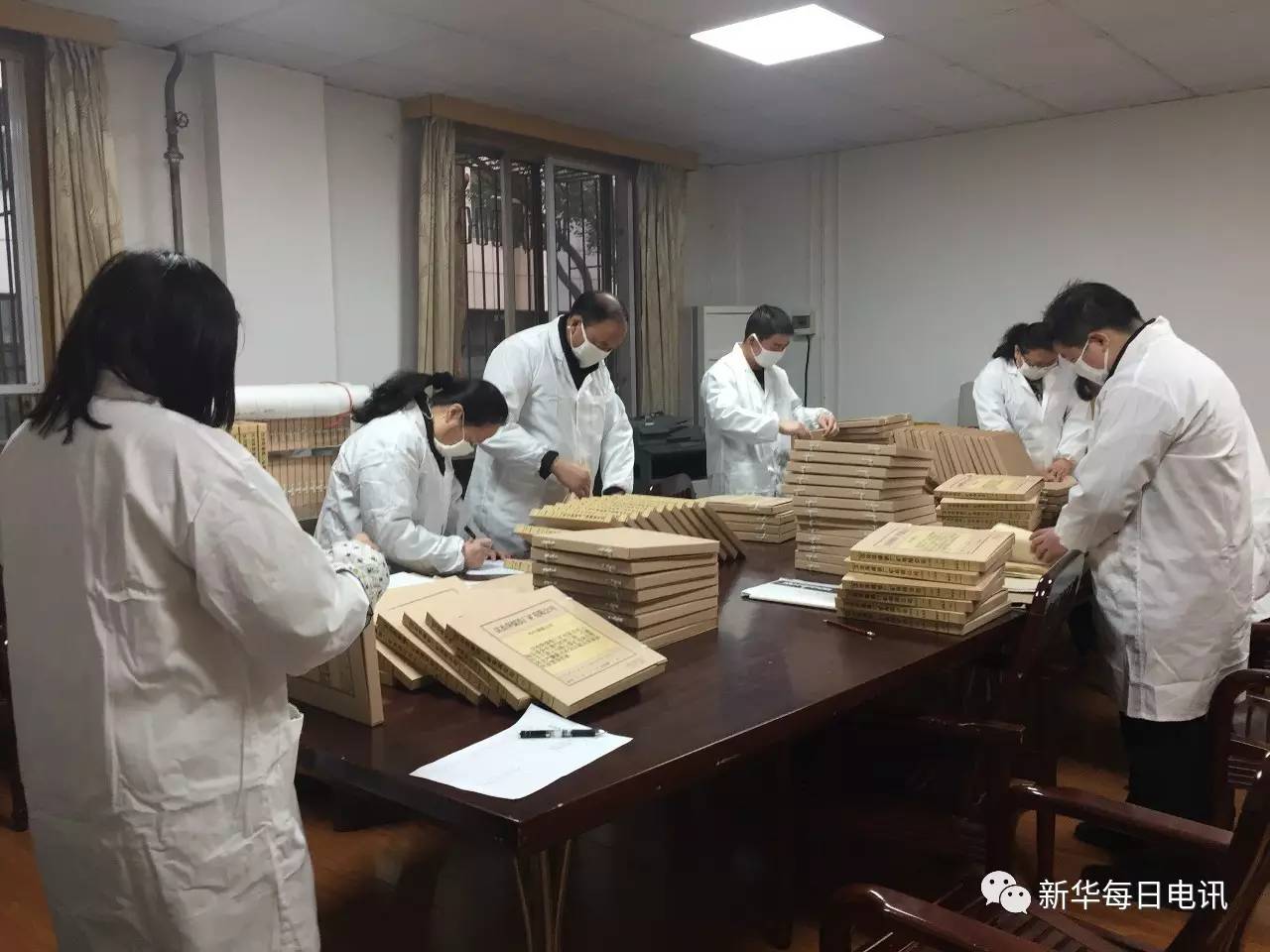 湖北省的档案事业,只跟特定的部门打交道,从政府机关收集档案,归档