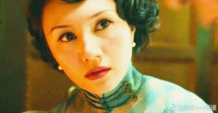 小陶虹晒了一组写真,这双眼睛把网友吓得不轻