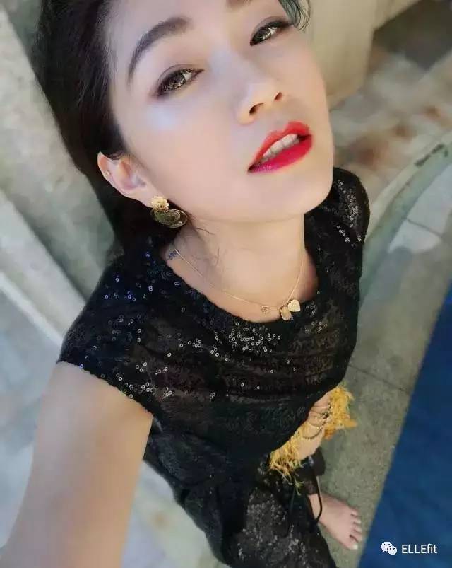 为辣妈打call!这两位中外辣妈连生4胎还身材逆天