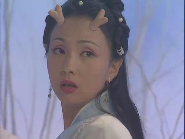 小陶虹晒了一组写真,这双眼睛把网友吓得不轻